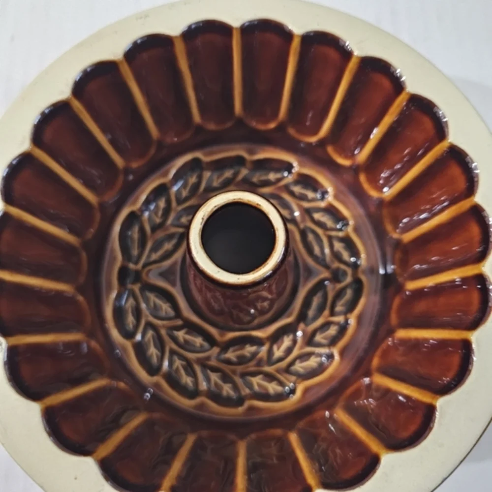 William Sonoma Pottery Dessert Mold Brown Glazed Stoneware Leaf Ring Bundt